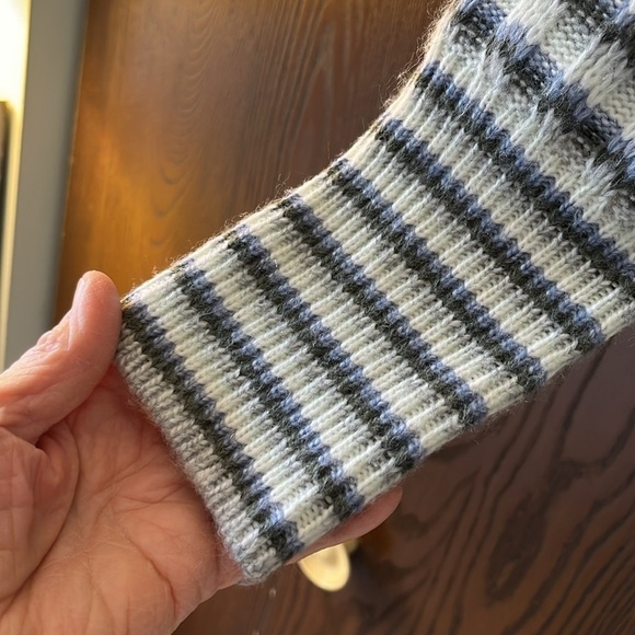 Nine West knit sweater in white, forest green and blue pattern. Size XS. - Picture 4 of 8